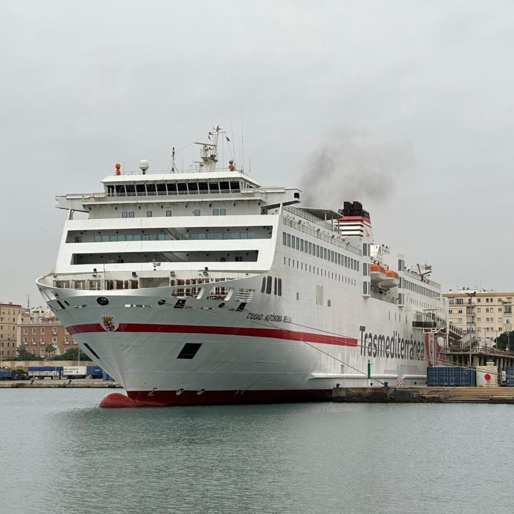 ¿Cuánto se tarda en barco de Barcelona a Tenerife? 10