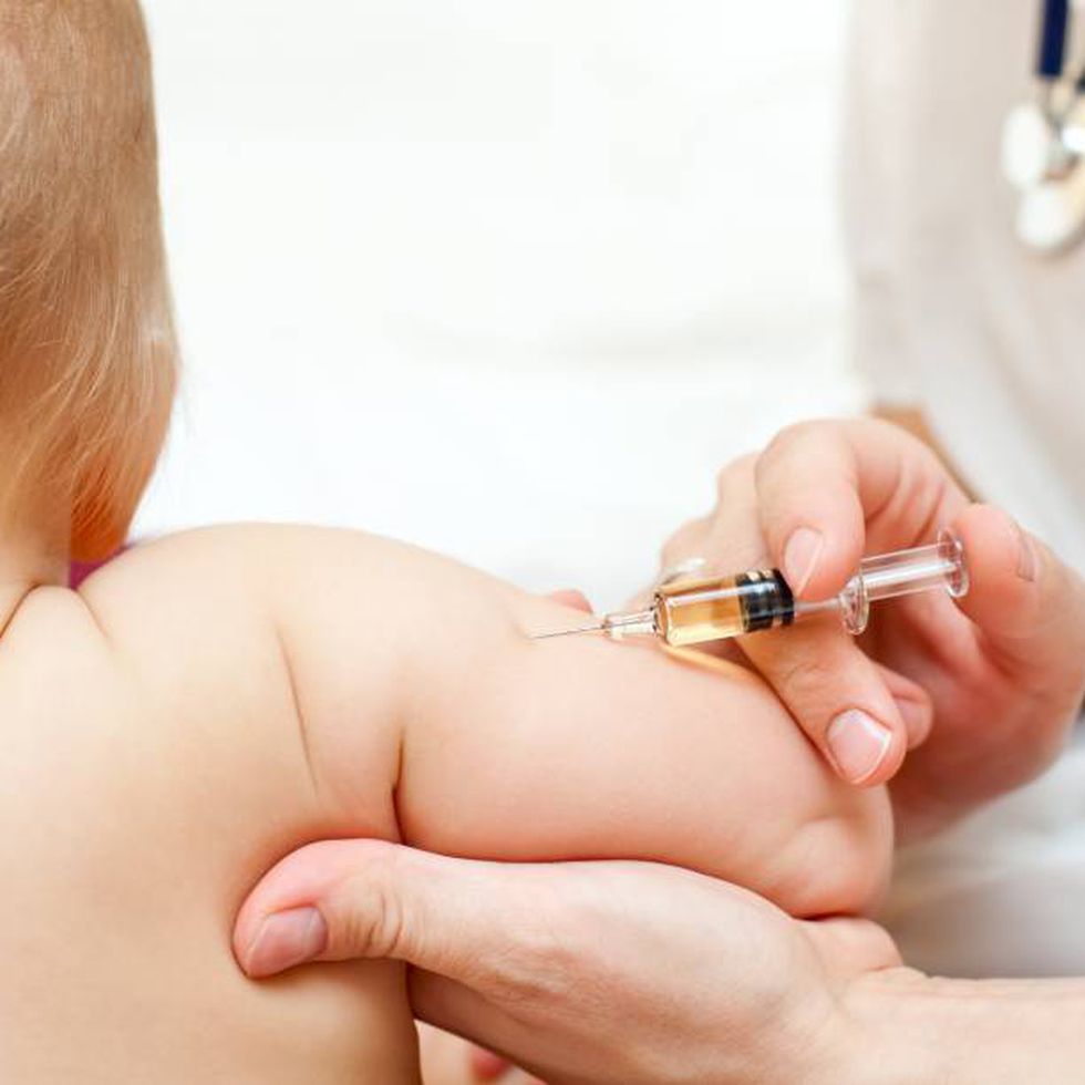 ¿Por qué se aplica la vacuna en el brazo izquierdo? 1