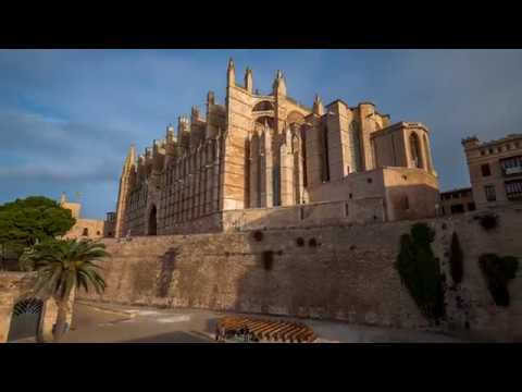 ¿Cuántos escalones tiene la Catedral de Mallorca? 6