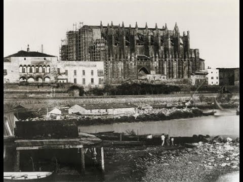 ¿Qué hizo Gaudí en la Catedral de Palma de Mallorca? 10