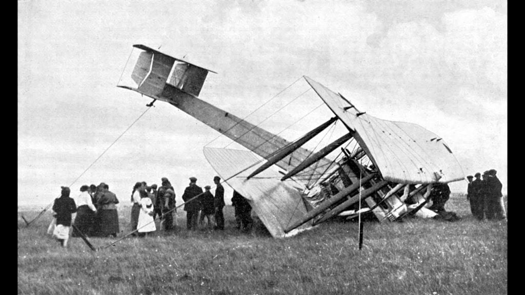 ¿Quién cruzó el Atlántico en avión? 11