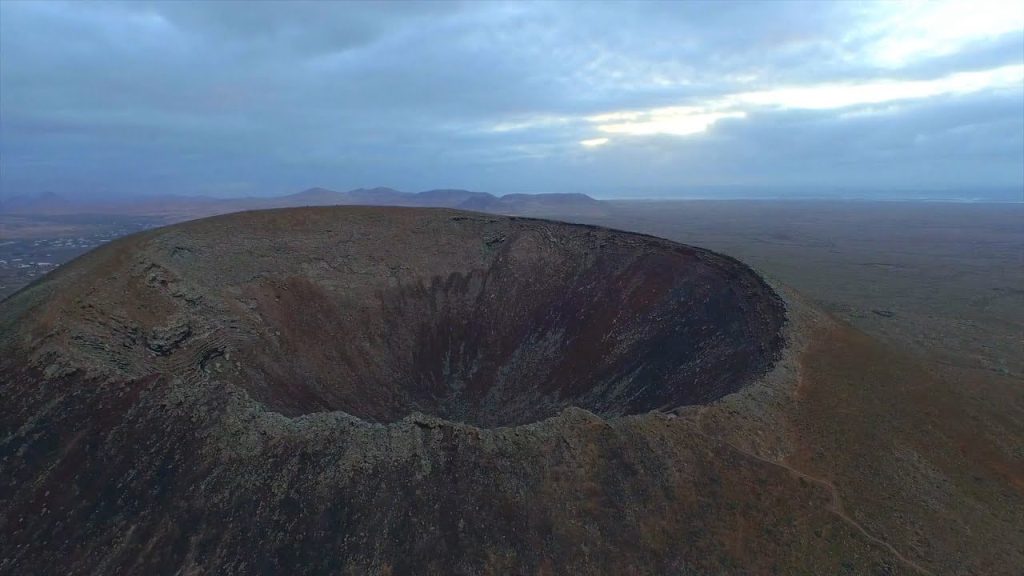 ¿Cuántos volcanes hay activos en Canarias? 9