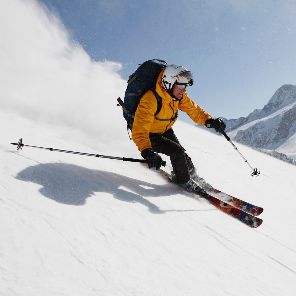 ¿Cuál es el equipo necesario para practicar esquí? 5